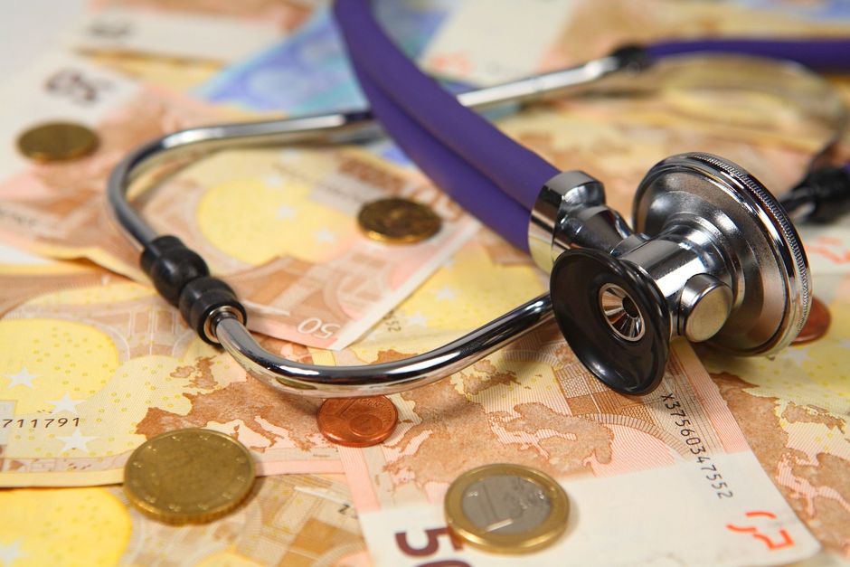 Les médecins français ont gagné en moyenne 112.000 euros