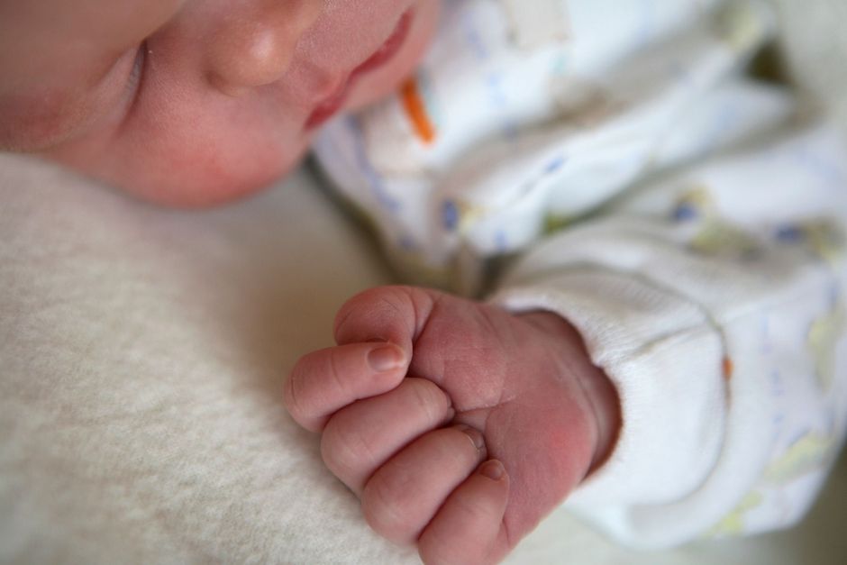 Première naissance issue d'un don d'utérus entre jumelles