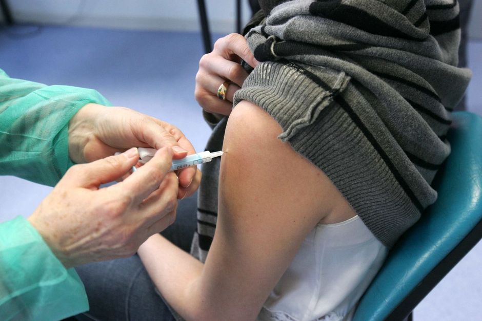 Le KCE soutient la vaccination des garçons contre le HPV
