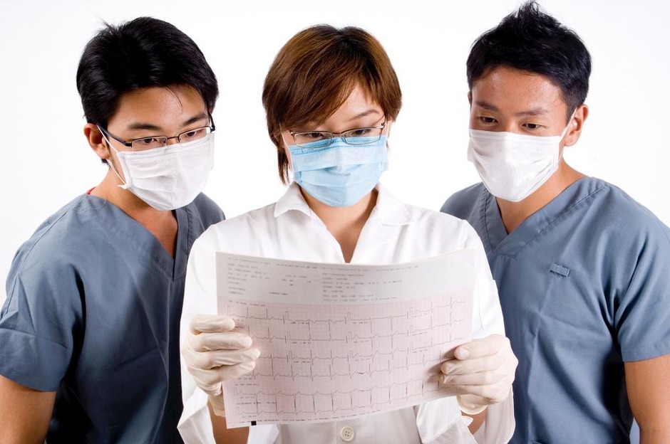 Japon: une école de médecine soupçonnée d'avoir baissé les notes des femmes au concours!